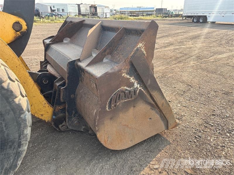 New Holland W130B Wheel Loader Pyöräkuormaajat
