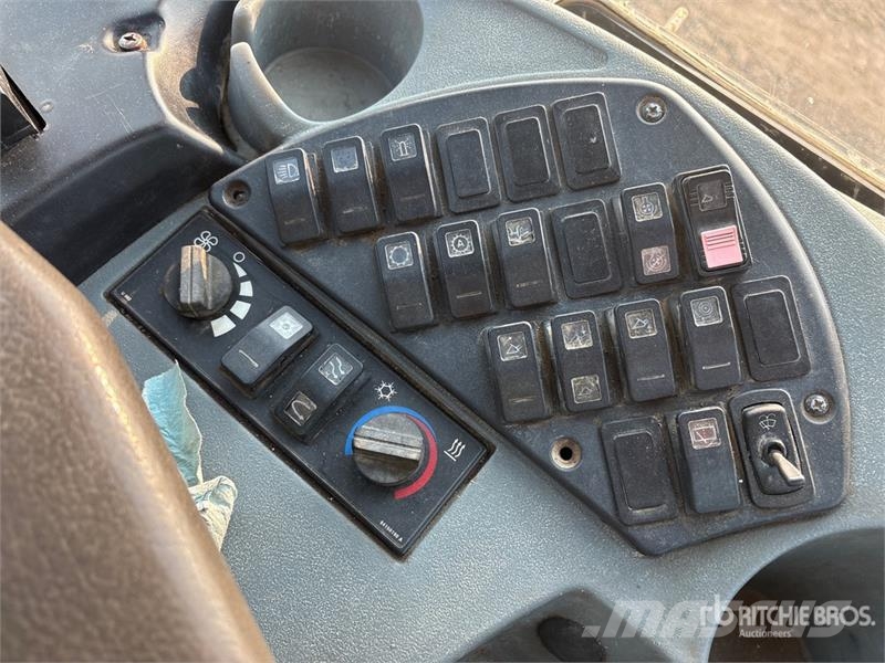 New Holland W130B Wheel Loader Pyöräkuormaajat