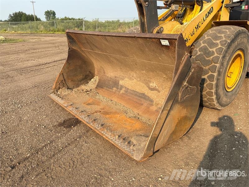 New Holland W130B Wheel Loader Pyöräkuormaajat