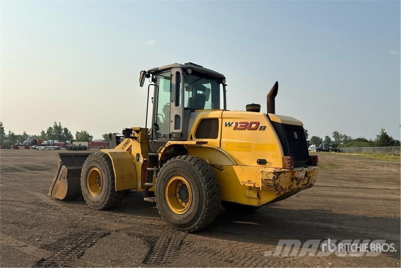 New Holland W130B Wheel Loader Pyöräkuormaajat