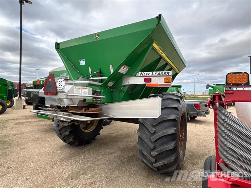 New Leader NL300G4 S/A Fertilizer Spreader Ruiskulannoittimet
