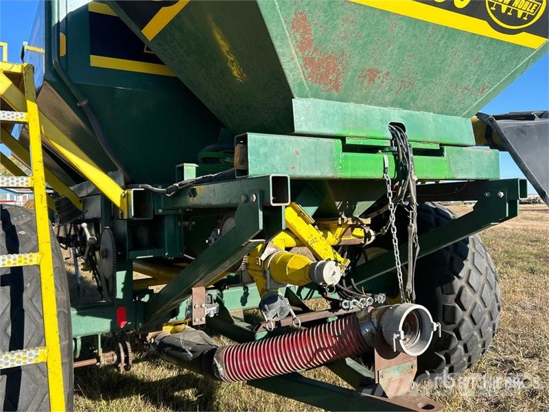  New Noble 300 bu Tow-Between Air Cart Perforatrici
