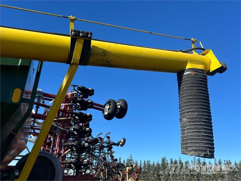  New Noble 300 bu Tow-Between Air Cart Perforatrici