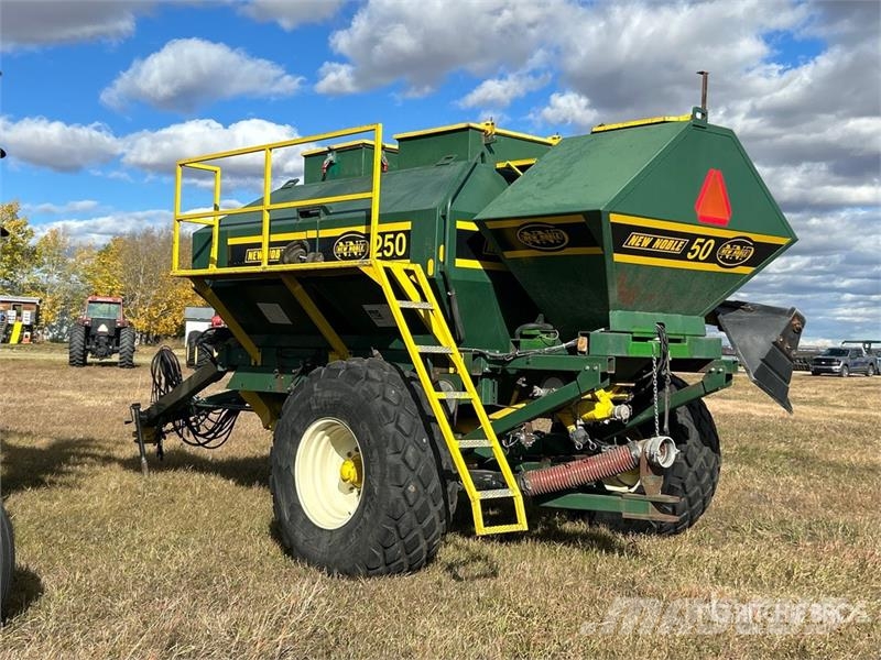  New Noble 300 bu Tow-Between Air Cart Σπορείς