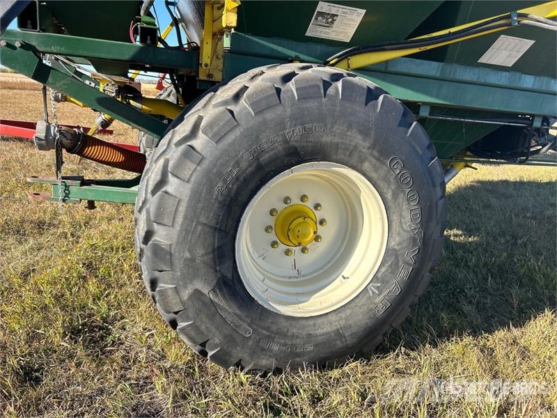  New Noble 300 bu Tow-Between Air Cart Perforatrici