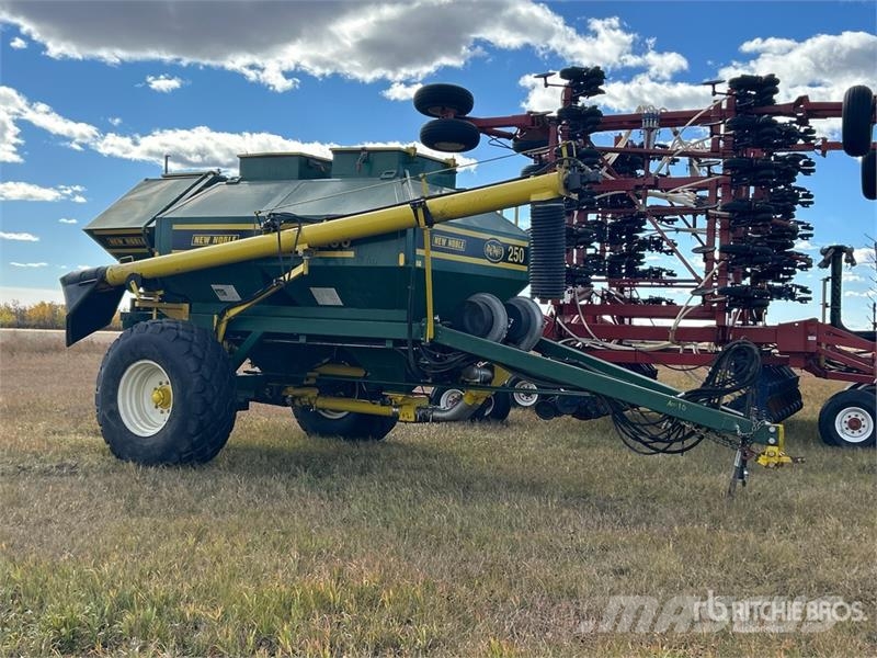  New Noble 300 bu Tow-Between Air Cart Σπορείς
