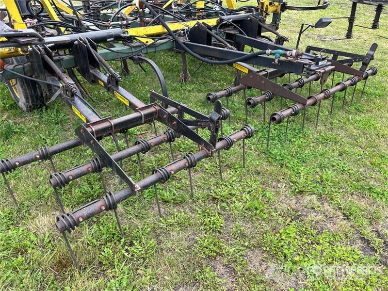 New Noble 8000 41 ft Chisel Plow Плуги