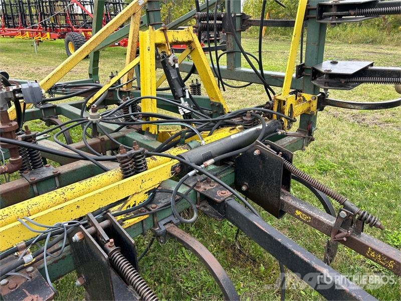 New Noble 8000 41 ft Chisel Plow Плуги
