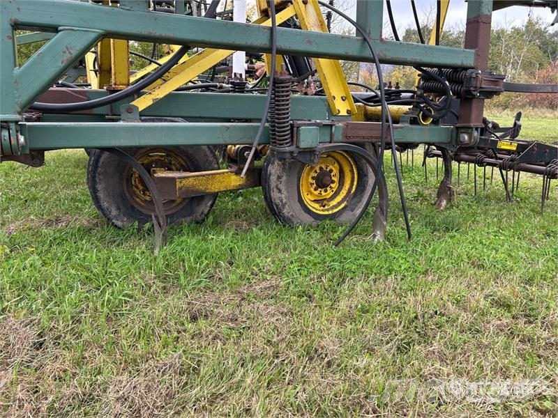 New Noble 8000 41 ft Chisel Plow Плуги