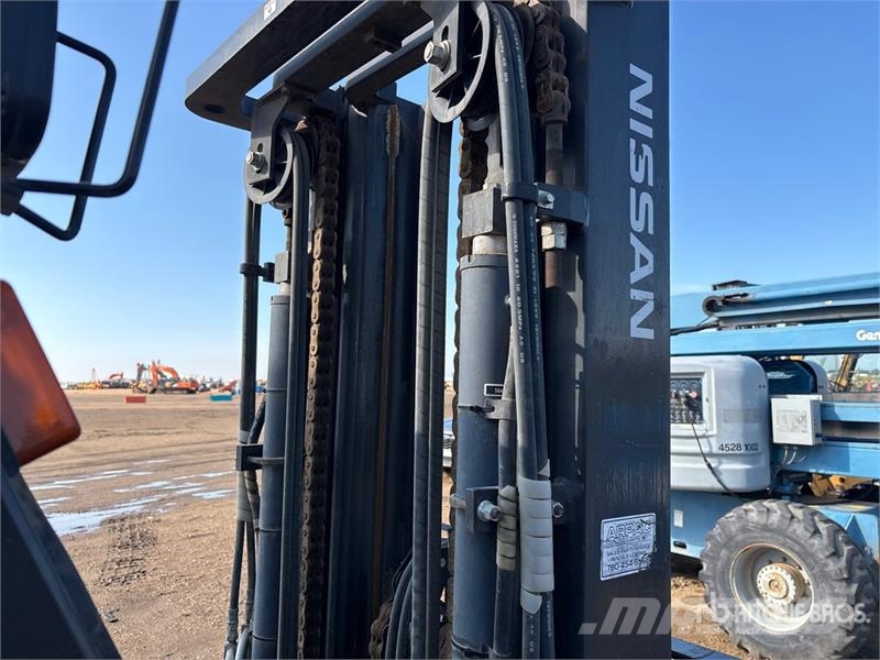 Nissan 9500 lb Pneumatic Tire Forklift شاحنات ذات رافعات شوكية - أخرى