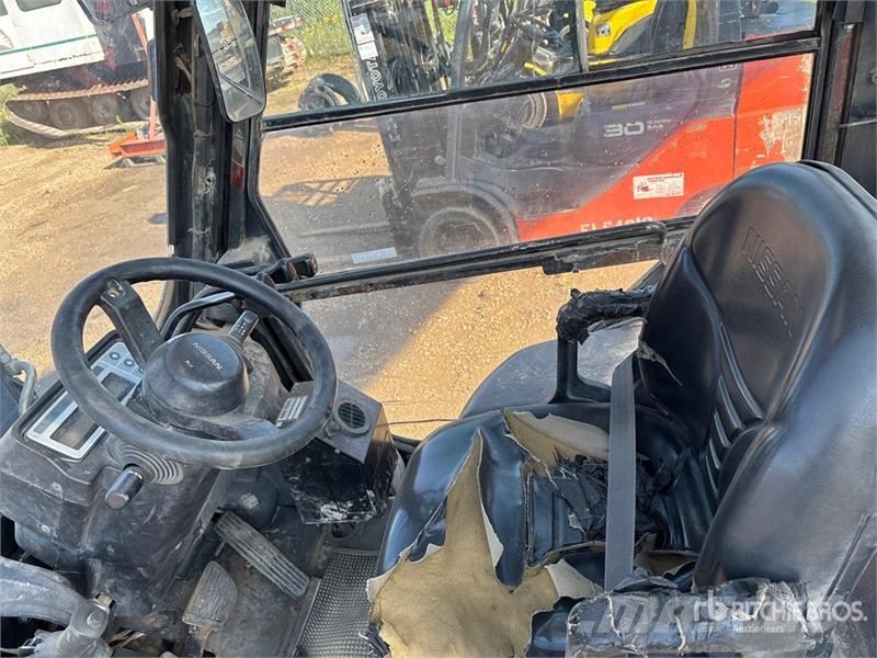 Nissan 9500 lb Pneumatic Tire Forklift شاحنات ذات رافعات شوكية - أخرى