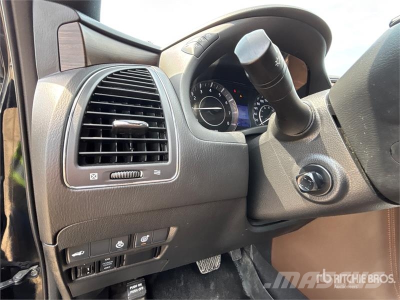 Nissan Armada سيارات