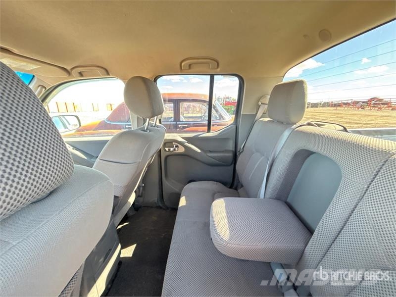 Nissan Frontier 4x4 Crew Cab Pickup Andre varebiler