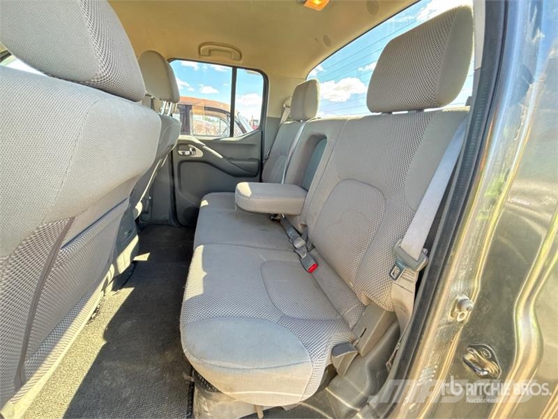 Nissan Frontier 4x4 Crew Cab Pickup Andre varebiler