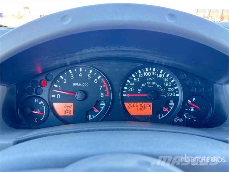 Nissan Frontier 4x4 Crew Cab Pickup Andre varebiler