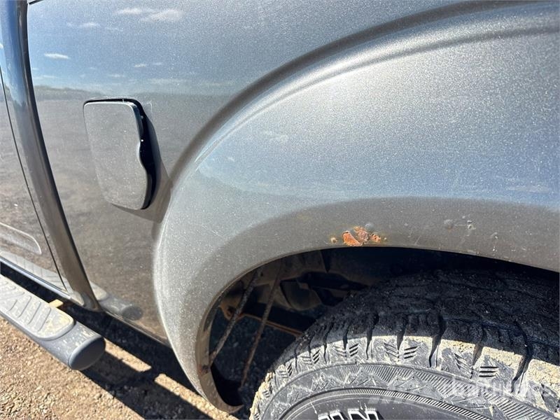 Nissan Frontier 4x4 Crew Cab Pickup Andre varebiler