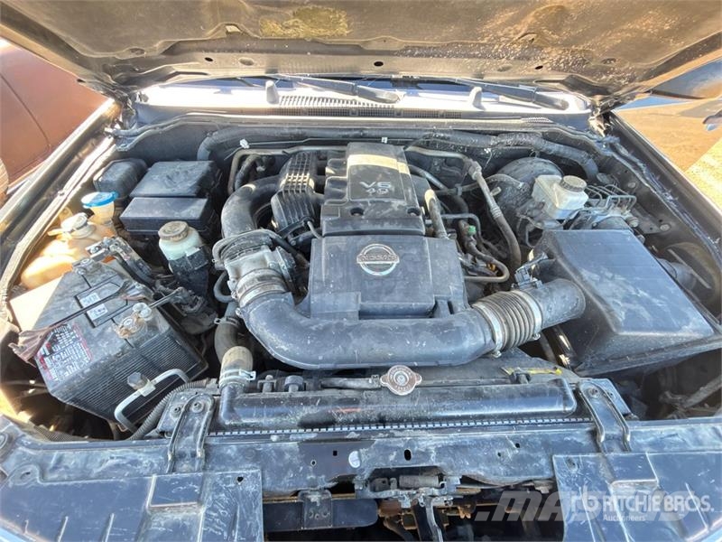 Nissan Frontier 4x4 Crew Cab Pickup Andre varebiler