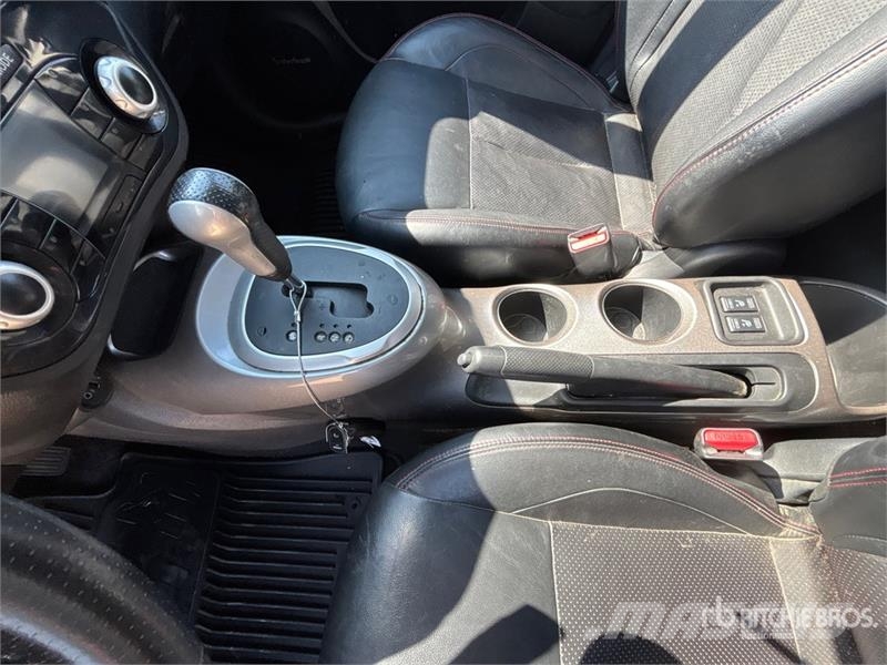 Nissan Juke 4WD SUV Kistehergépjárművek