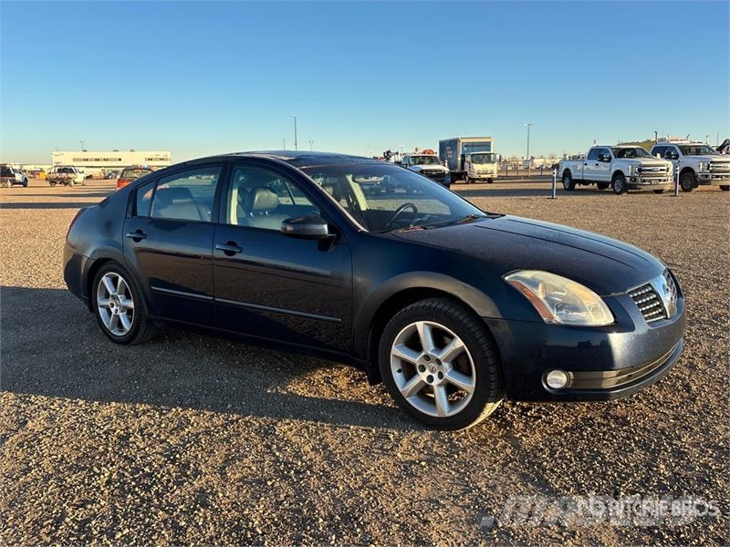 Nissan MAXIMA Automobile Samochody osobowe