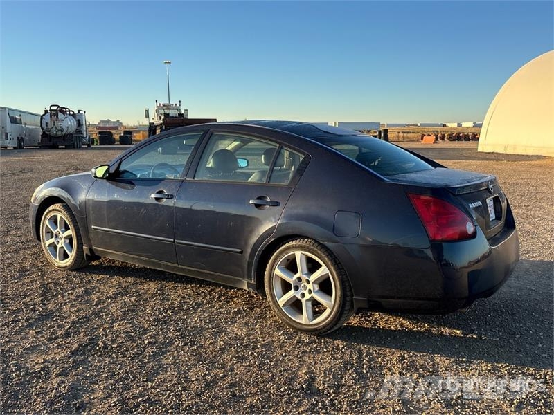 Nissan MAXIMA Automobile Samochody osobowe