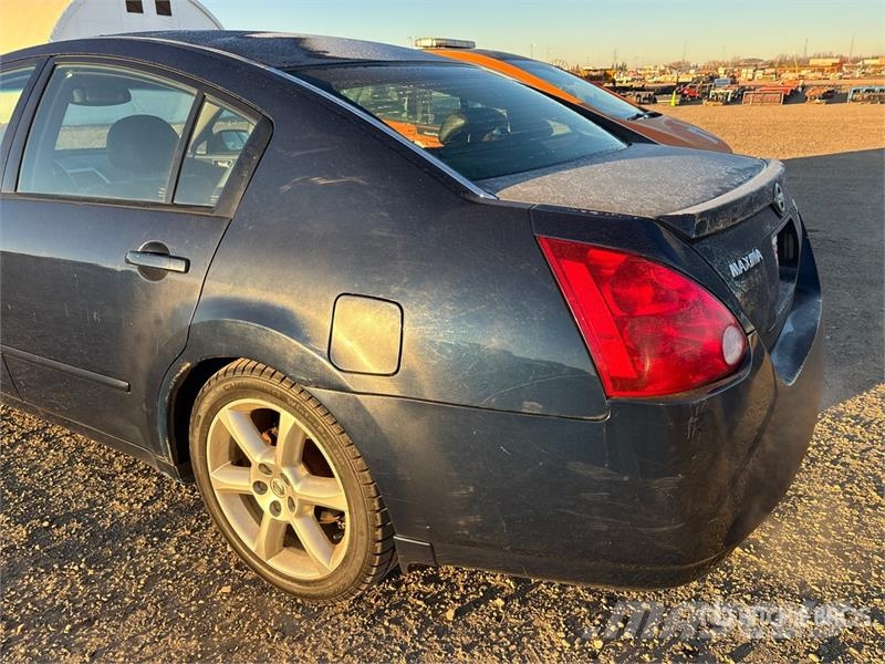 Nissan MAXIMA Automobile Samochody osobowe