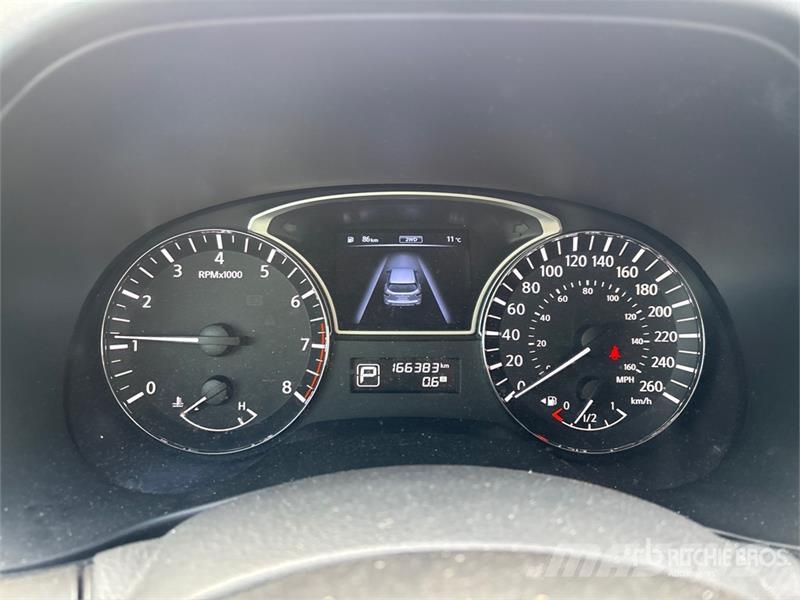 Nissan Pathfinder SL 4WD SUV Lengvieji automobiliai