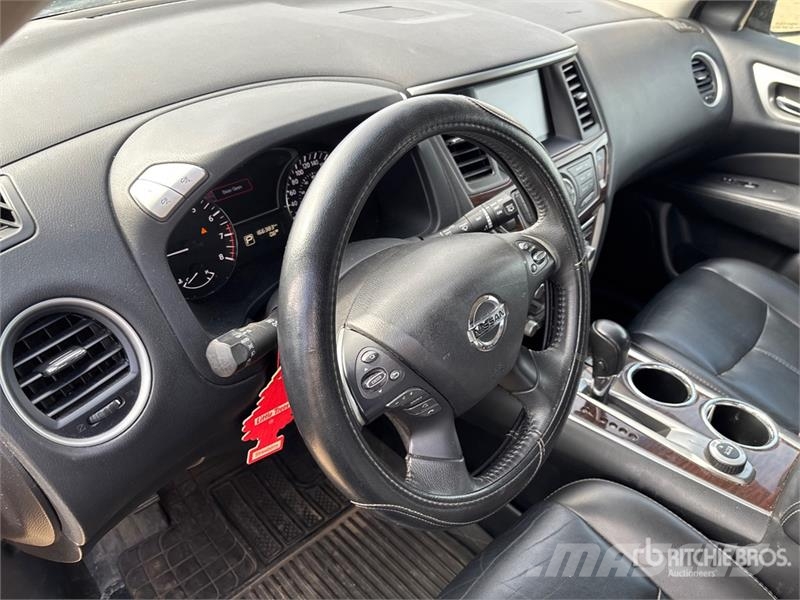 Nissan Pathfinder SL 4WD SUV Lengvieji automobiliai