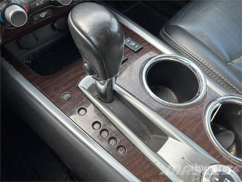 Nissan Pathfinder SL 4WD SUV Lengvieji automobiliai