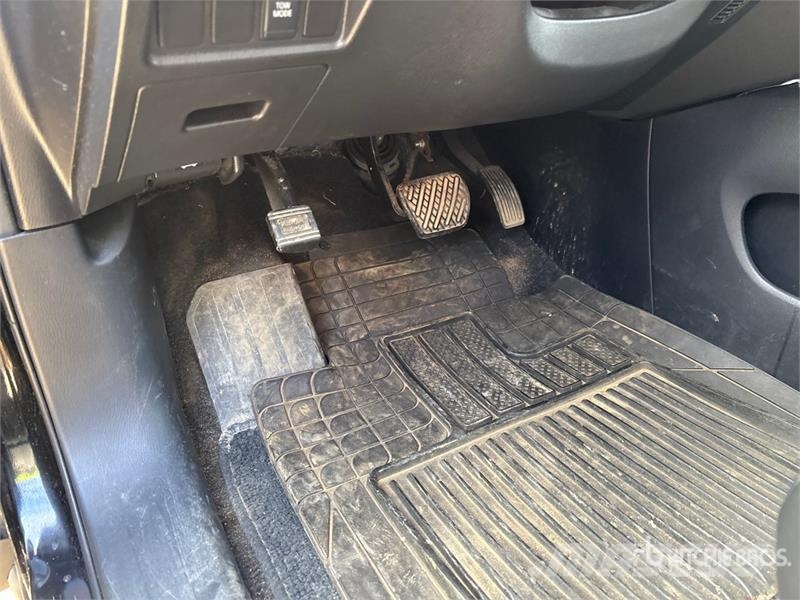 Nissan Pathfinder SL 4WD SUV Lengvieji automobiliai