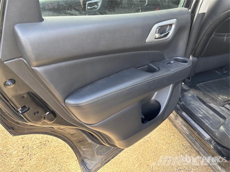 Nissan Pathfinder SL 4WD SUV Lengvieji automobiliai