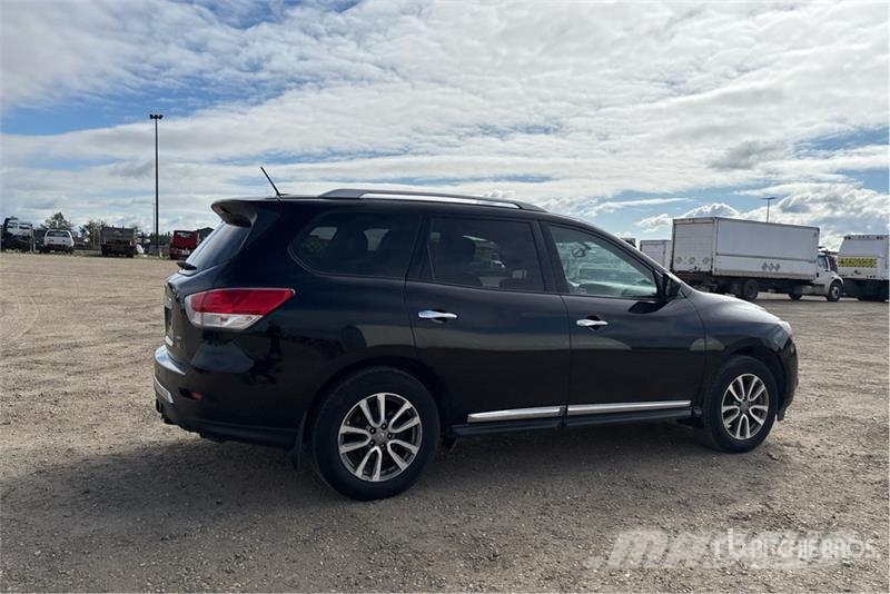 Nissan Pathfinder SL 4WD SUV Lengvieji automobiliai