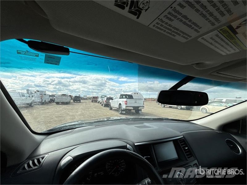 Nissan Pathfinder SL 4WD SUV Lengvieji automobiliai