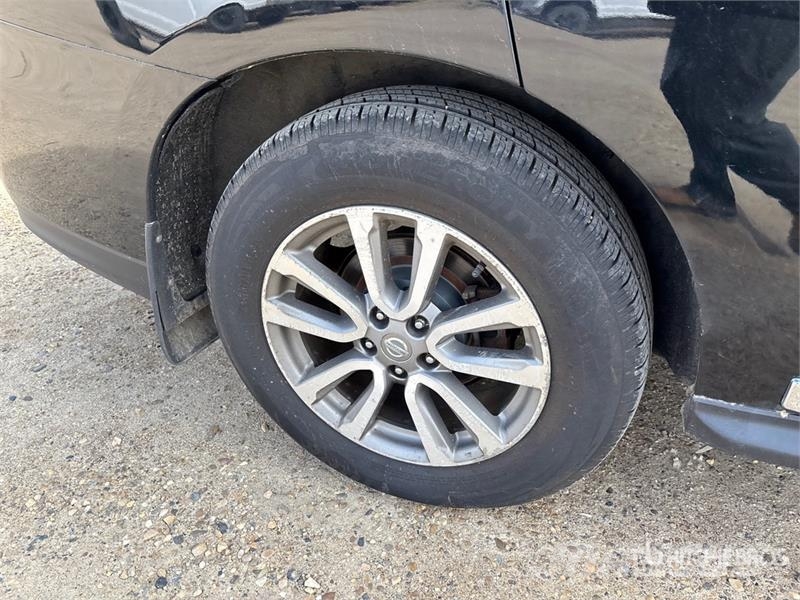 Nissan Pathfinder SL 4WD SUV Lengvieji automobiliai