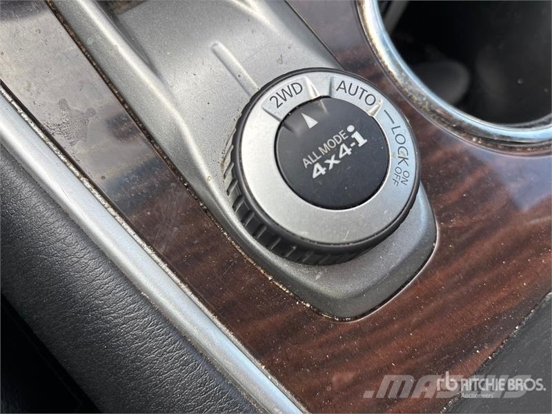Nissan Pathfinder SL 4WD SUV Lengvieji automobiliai