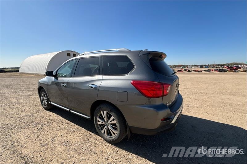 Nissan Pathfinder SUV Personbiler