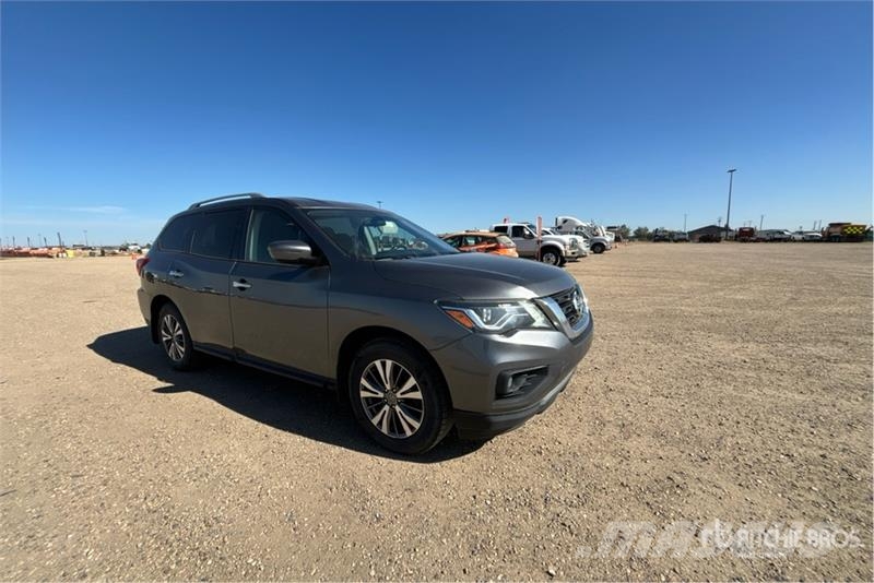 Nissan Pathfinder SUV Personbiler