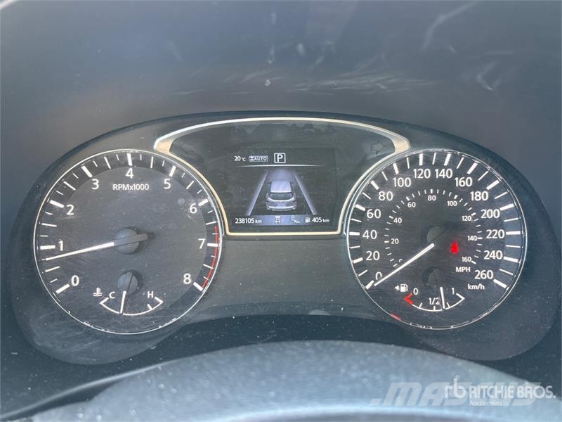 Nissan Pathfinder SUV Personbiler