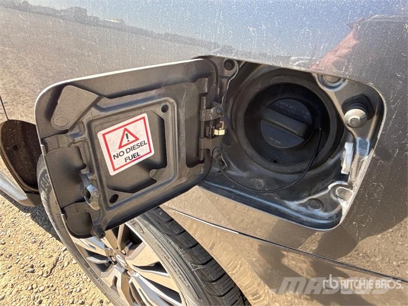 Nissan Pathfinder SUV Personbiler