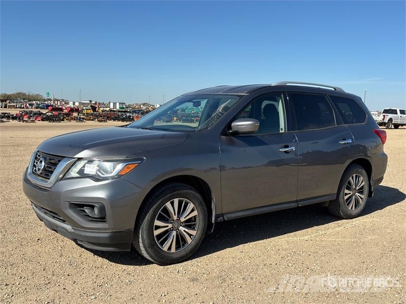 Nissan Pathfinder SUV Personbiler