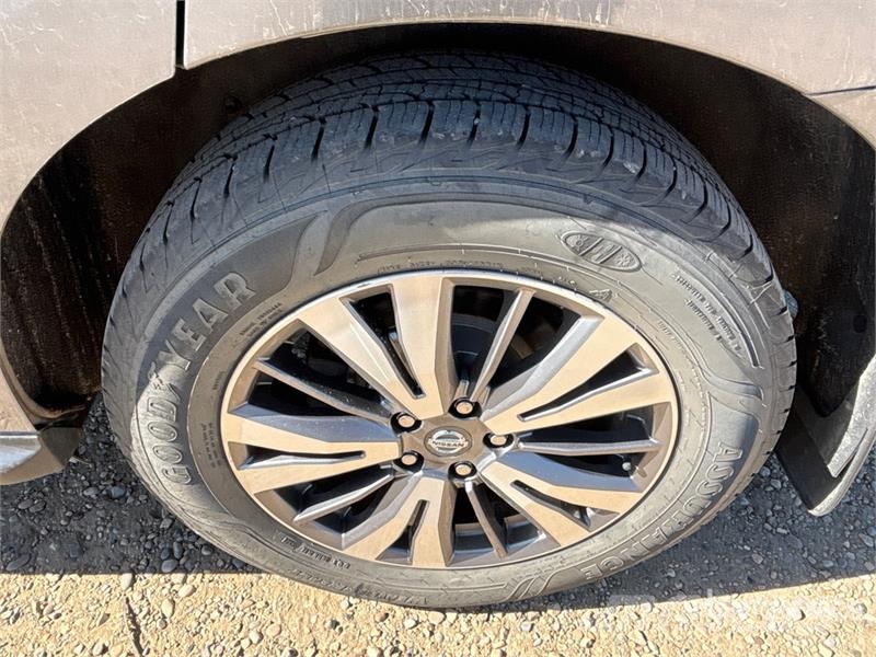 Nissan Pathfinder SUV Personbiler