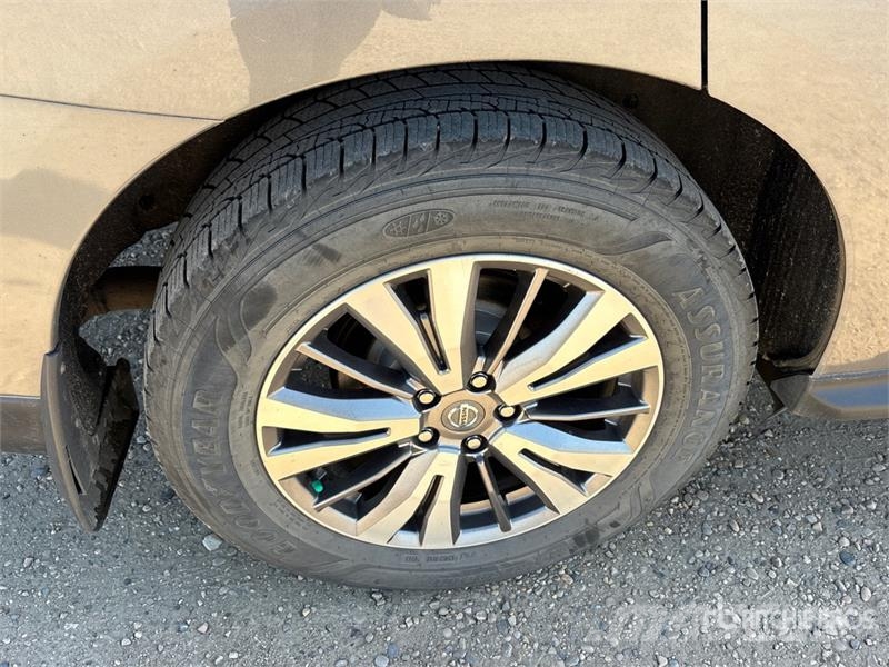 Nissan Pathfinder SUV Personbiler