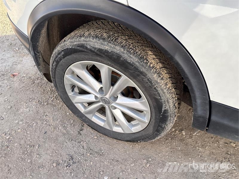 Nissan Qashqai AWD SUV 汽车
