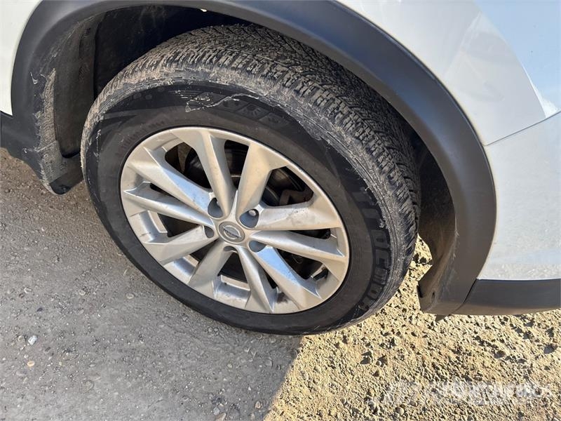 Nissan Qashqai AWD SUV 汽车
