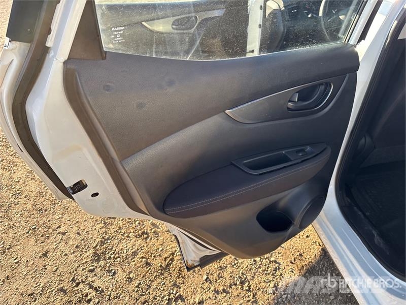 Nissan Qashqai AWD SUV 汽车