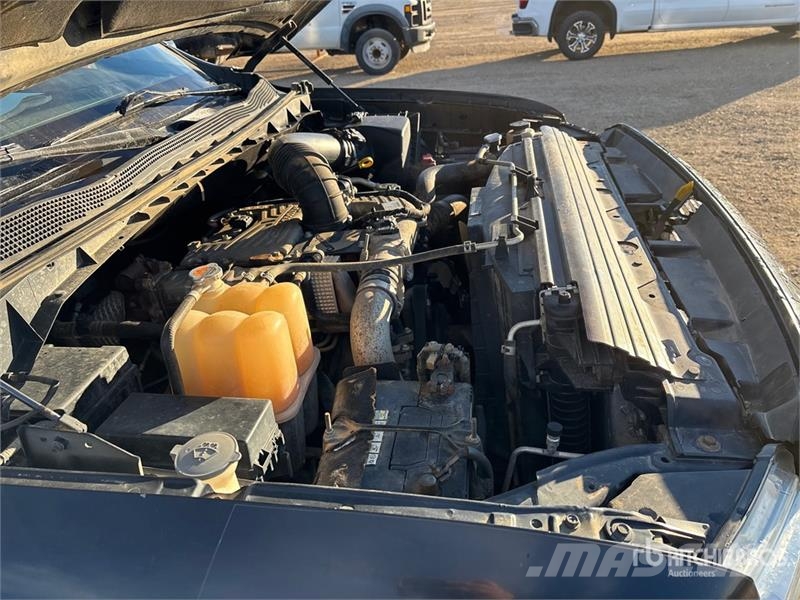 Nissan Titan Drugi