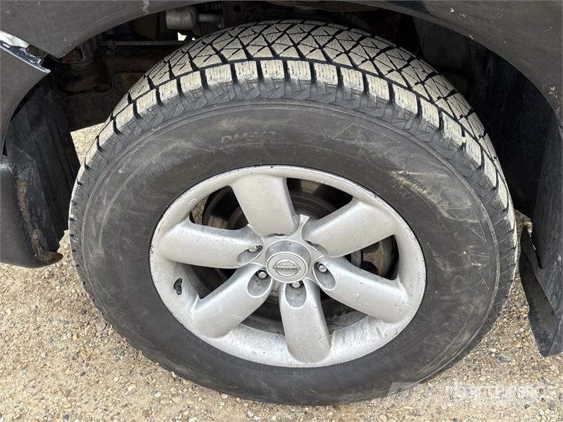 Nissan Titan 4x4 Crew Cab Pickup Ostalo