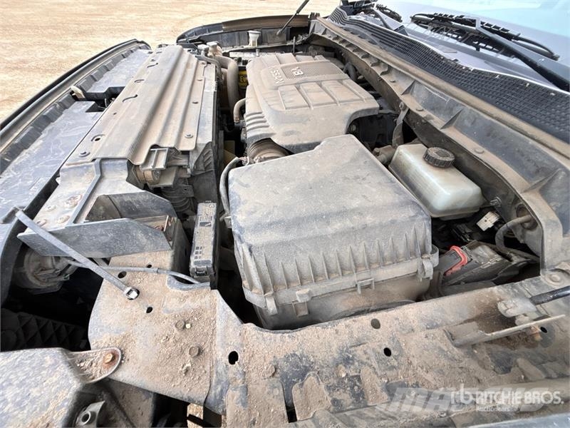 Nissan Titan 4x4 Crew Cab Pickup Ostalo