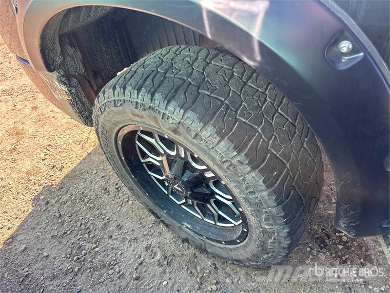 Nissan Titan XD PRO-4X 4x4 Crew Cab Pickup (Inoperable) Drugi