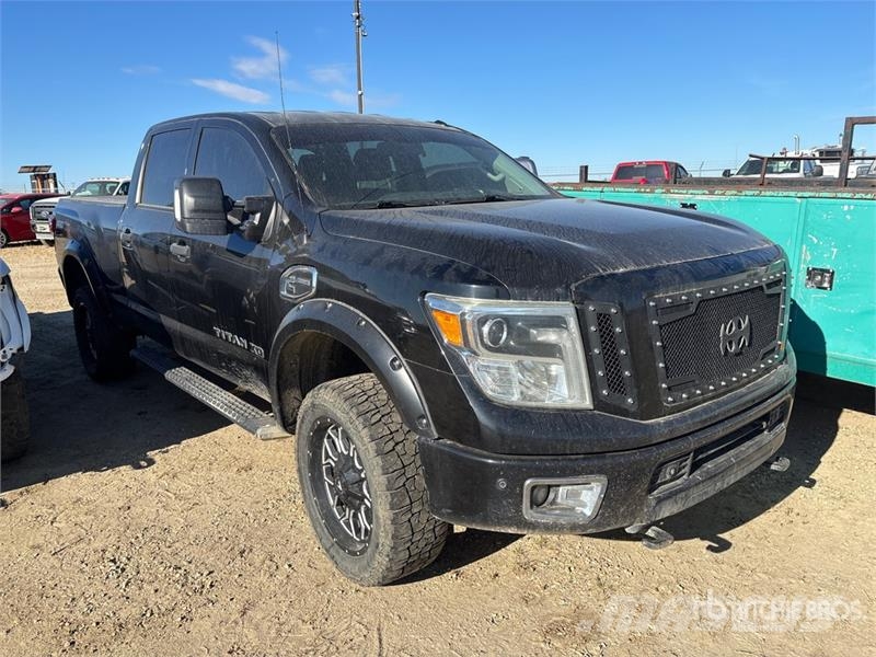 Nissan Titan XD PRO-4X 4x4 Crew Cab Pickup (Inoperable) Drugi