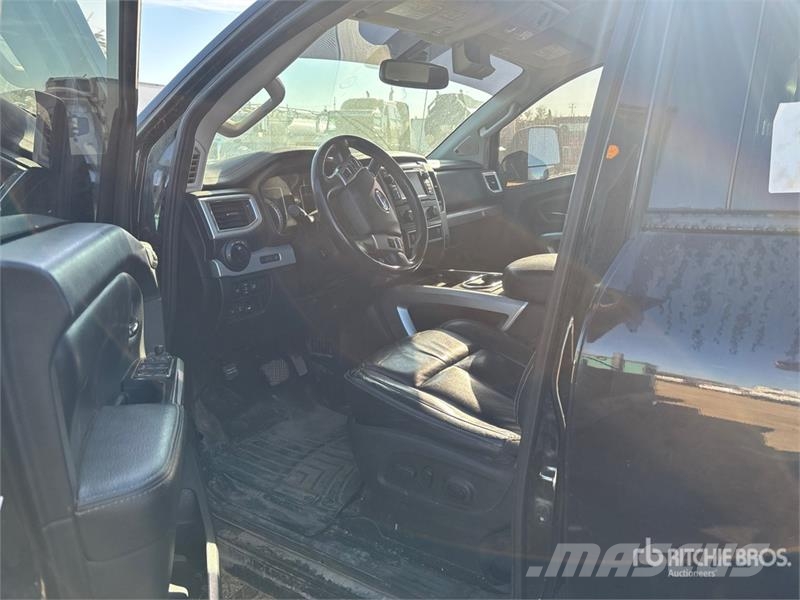 Nissan Titan XD PRO-4X 4x4 Crew Cab Pickup (Inoperable) Drugi